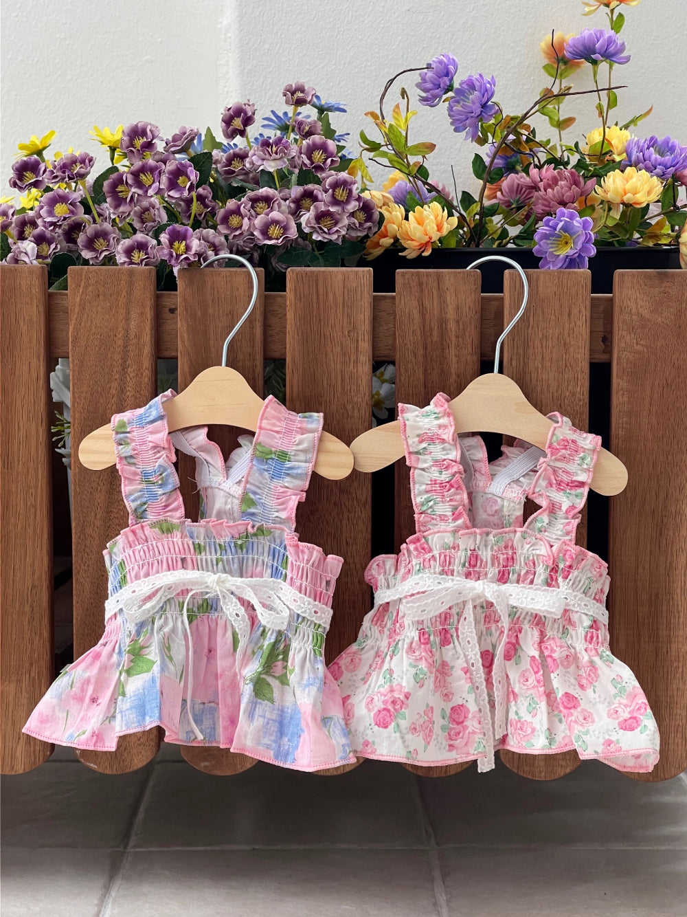 【予約】ローズスモックワンピース〈HugMe〉 韓国 韓国犬服 ドッグウェア